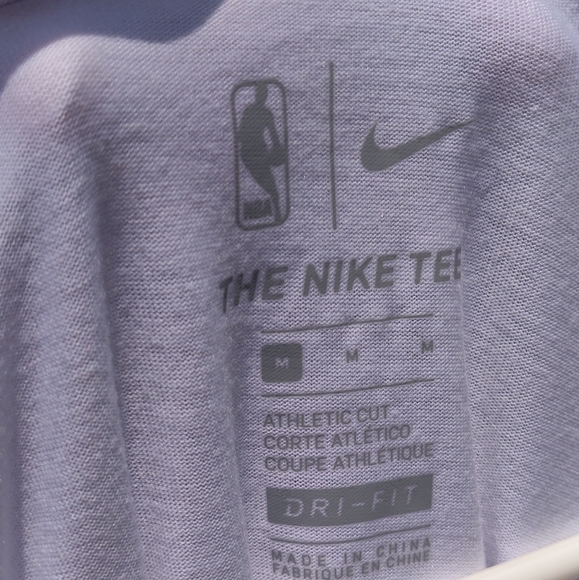 Nike tee - Picture 3 of 3